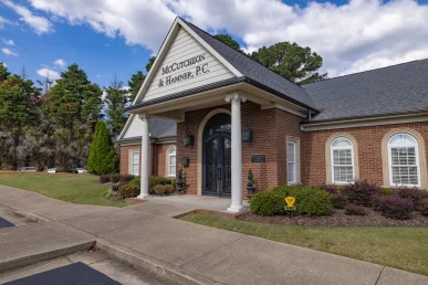 Corner perspective of Florence, Alabama McCutcheon and Hamner office offering catastrophic injury attorney services