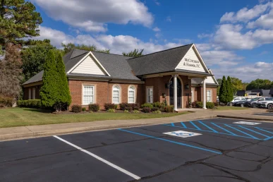 Exterior view of McCutcheon and Hamner's Florence Alabama offices, offering long term disability representation.