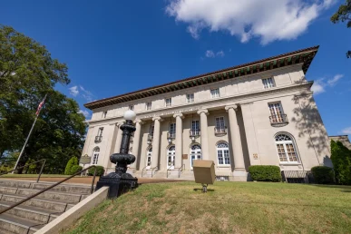 Federal Florence Alabama courthouse building also used as a federal post office