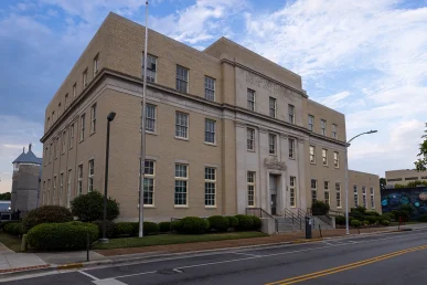 Historic Huntsville Federal courthouse front right angle wide.